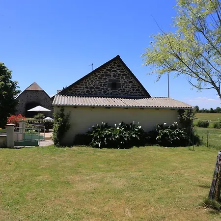 Au Calme Avec Terrasse, Jardin, Cheminee, Proche De Salers Et Piste De - Fr-1-742-41